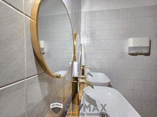 17 Toilettenwaschtische