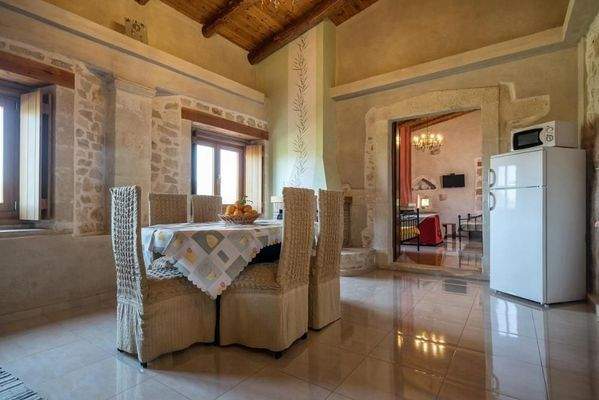 Kreta, Zouridi: Renoviertes Steinhaus aus dem 19. Jahrhundert mit Pool zu verkaufen