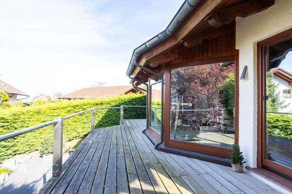 Terrasse vor dem Wohnzimmer 