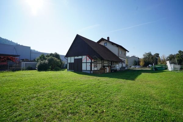 Nordwestansicht Grundstück Gebäude