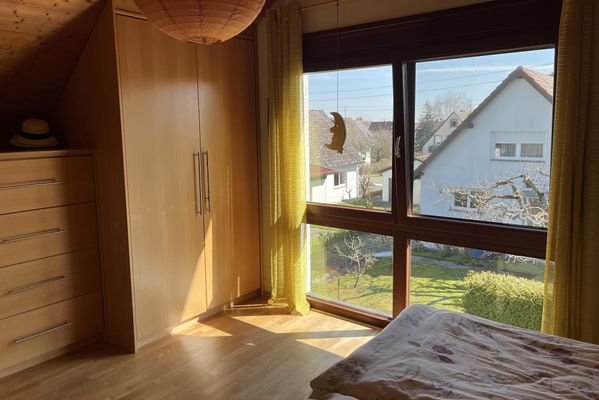 Elternschlafzimmer mit Einbauten