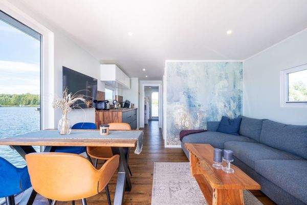 Offener Wohn- &amp; Essbereich