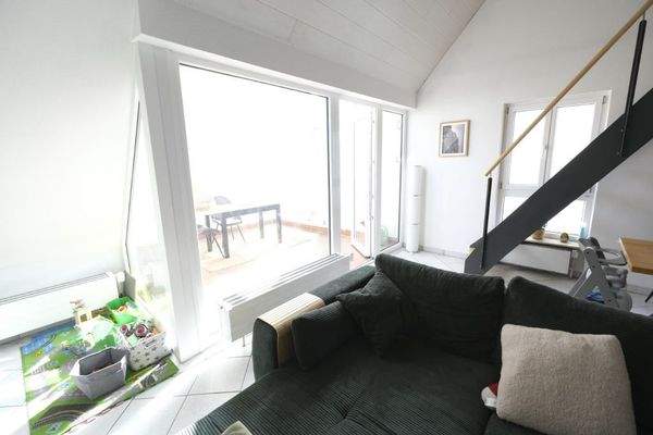 Wohnbereich mit Raumspartreppe