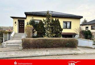 Bungalowhaus - Straßenansicht 1