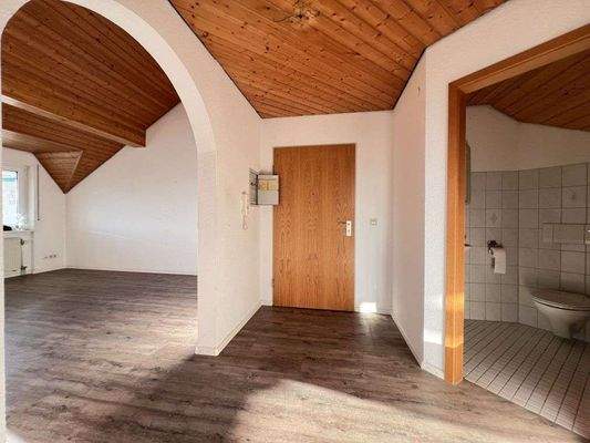 Flur / Wohnen / Gäste-WC