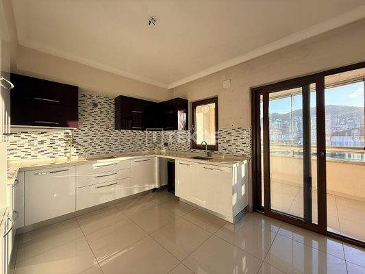 City-View Apartment Near the Sea in Trabzon Söğütlü