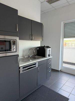 Küche mit Einbauküche