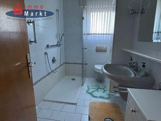 neues Bad mit barrierearmer Dusche