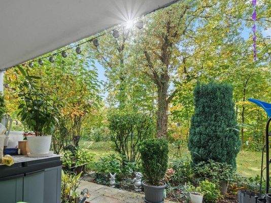 teil-überdachte Terrasse