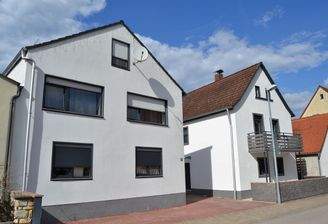 Haus links und rechts.JPG