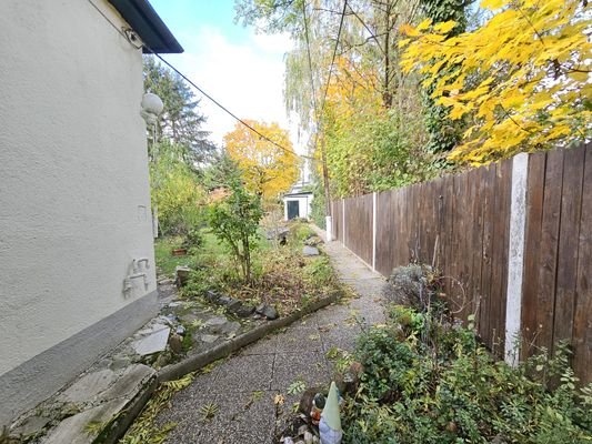 Garten Haus B Blick zu Haus A