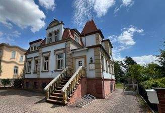 Villa mit Zahnarztpraxis.jpg