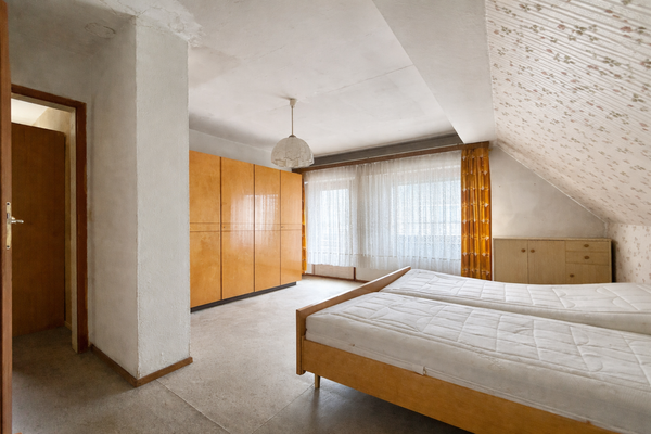 Schlafzimmer mit Balkon Obergeschoss