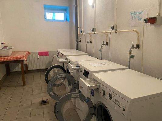 Waschmaschinenraum gegen Bez.