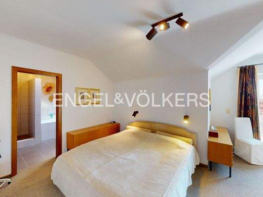 Schlafzimmer mit Badzugang