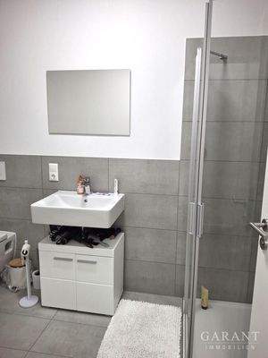 Gäste-WC mit Dusche