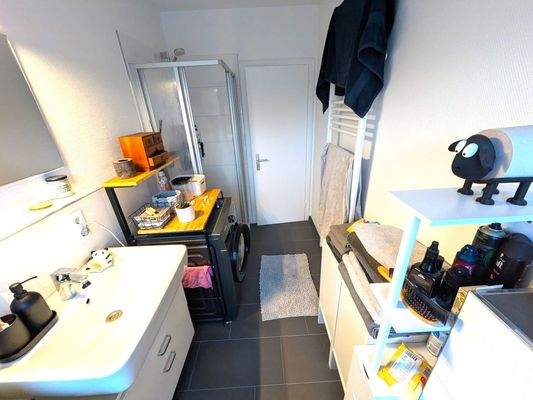 Modernes Tageslichtbad