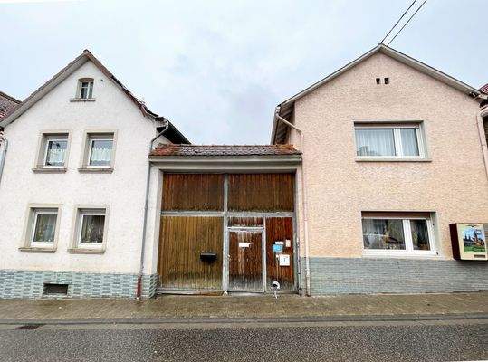 Außenansicht Haus links und rechts