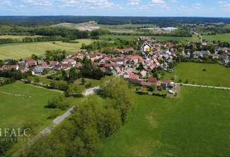Weitblick über die Ortslage und die naturnahe Umgebung