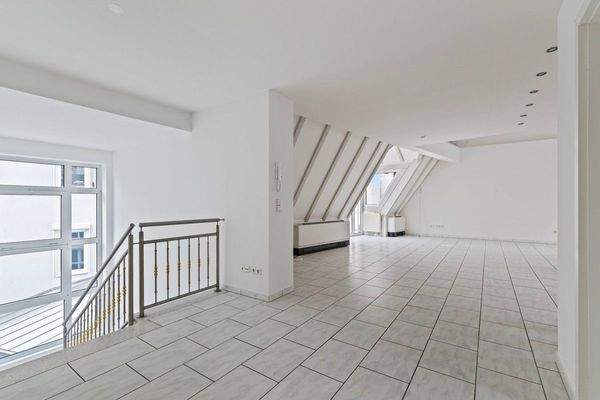 Wohnung DG Mittelstr. 10 mit Treppenabgang