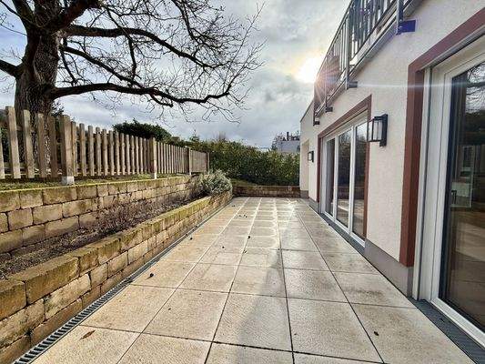 Großzügige Terrasse