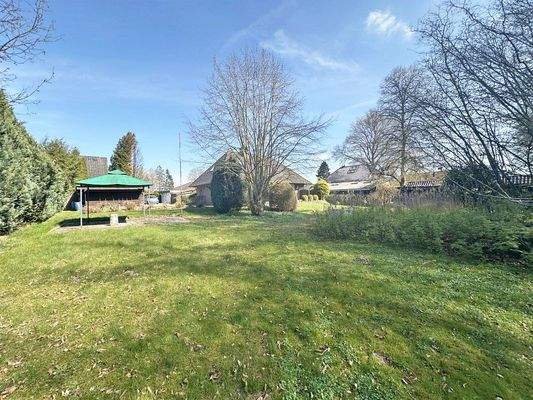 Blick in den Garten Bild 2