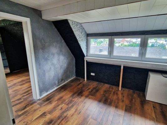 Büro / Durchgangszimmer