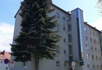 Hausansicht mit Aufzug