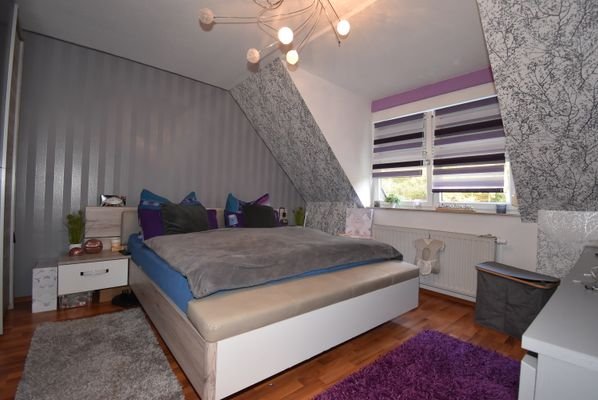 09 Schlafzimmer.JPG