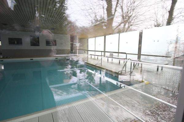 Beheitztes Schwimmbad -Sauna- Außenbereich.jpg