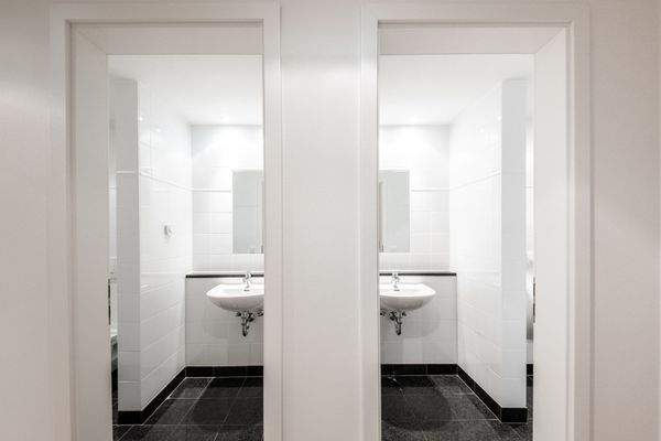 Getrennte Toiletten