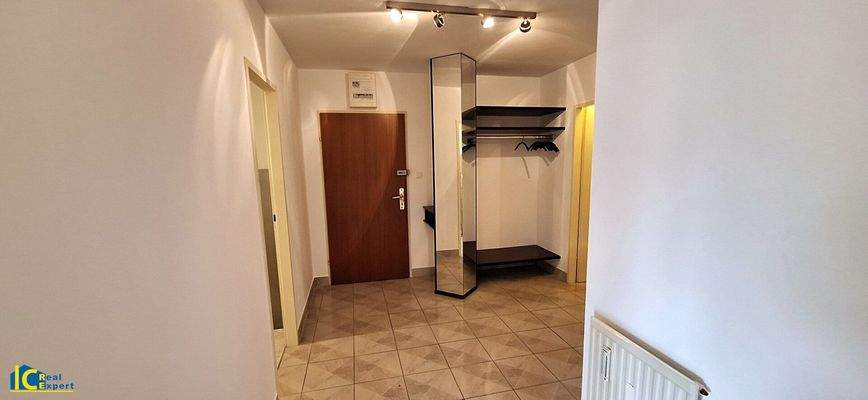 Vorraum mit Garderobe