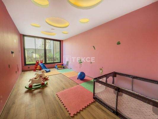 Magnificent Real Estate Within Walking Distance to the Beach in Alanya