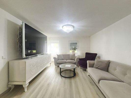 Wohnzimmer & offene Küche