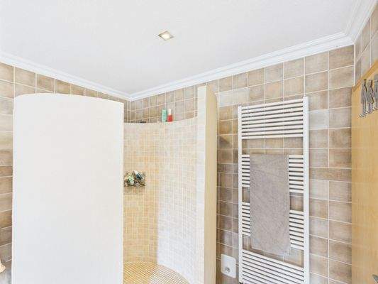 CAM03784G0-PR0075-STILL012