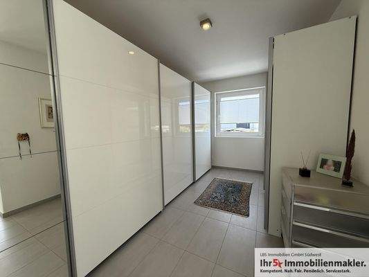 Ankleide zum Schlafzimmer