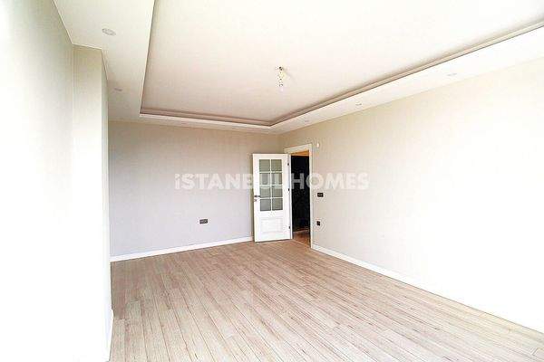 Sea View 4-Bedroom Duplex Flat in İstanbul Büyükçekmece