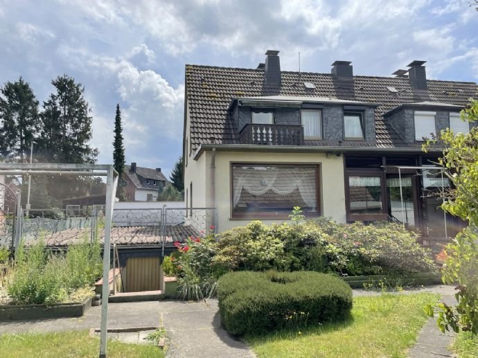 Doppelhaushälfte mit großem Garten für Selbstversorger in Siegburg-Stallberg