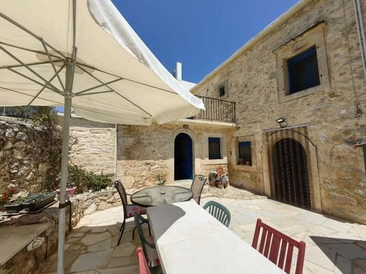 Kreta, Eleutherna: Freistehendes Steinhaus mit 2 unabhängigen Studios zum Verkauf