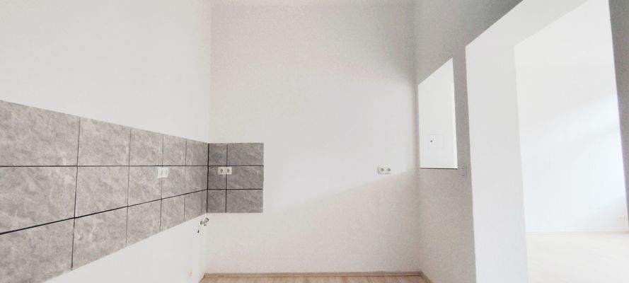 Leere Küche mit Fliesen