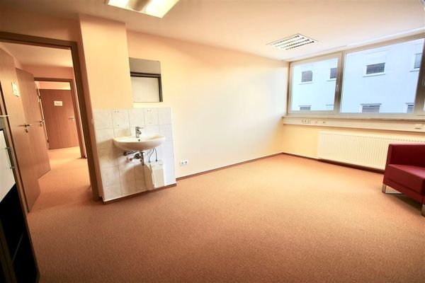 Behandlung/Büro