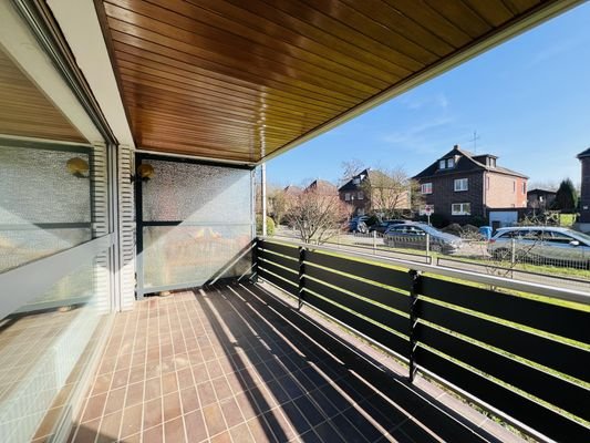 Großzügiger Balkon.