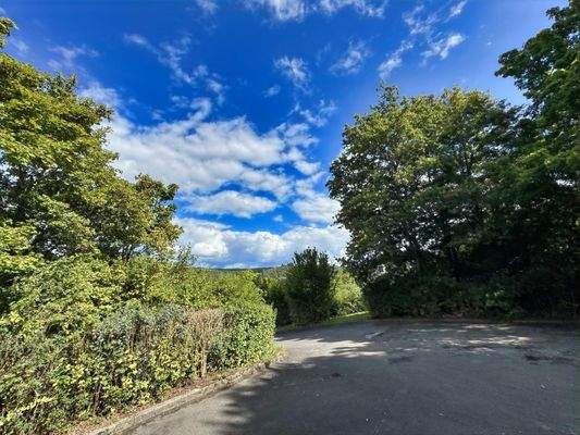 Einfahrt Parkmöglichkeit