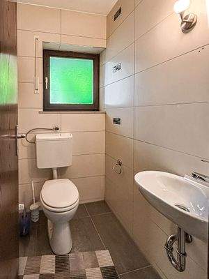 Gäste- WC im EG