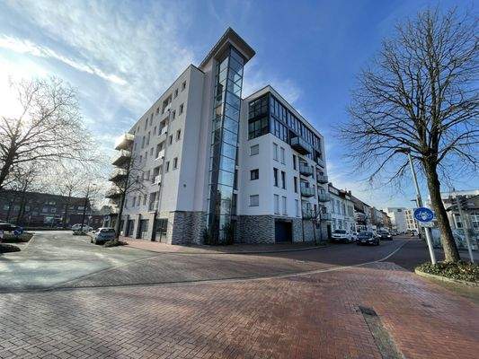 Straßenansicht Gebäude