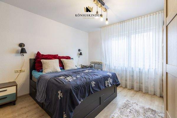 Ruhiges Schlafzimmer mit viel Platz