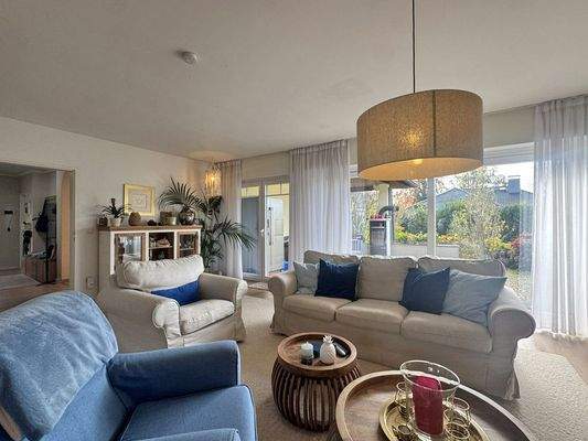 Wohnen mit Weitblick: Offen, hell und harmonisch verbunden mit dem Garten