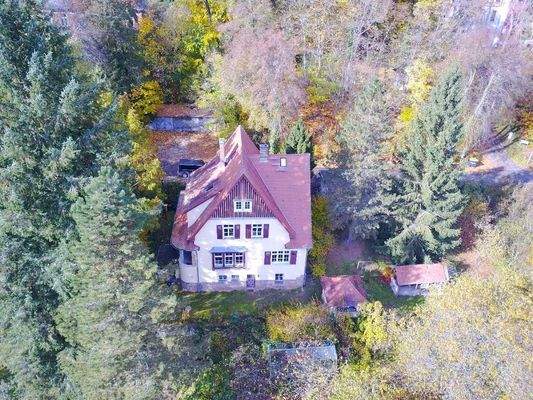  ERBAUT vor gut 100 Jahren - SANIERT vor Kurzem