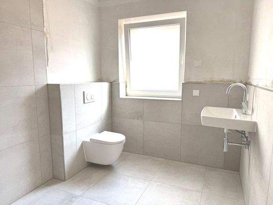 Badezimmer m. Dusche.jpeg