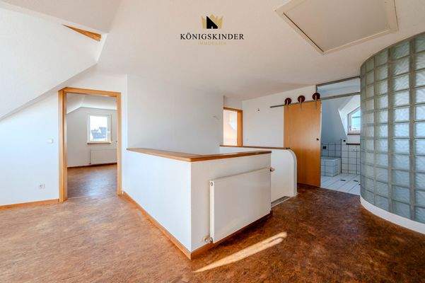 Auf der oberen Etage beginnt Ihr Wohlfühlbereich.